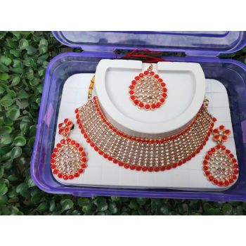 White and Red stone Nekless -